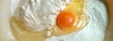 чебуреки из заварного теста с водкой. Шаг 3