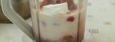 клубнично-шоколадный молочный коктейль. Шаг 4