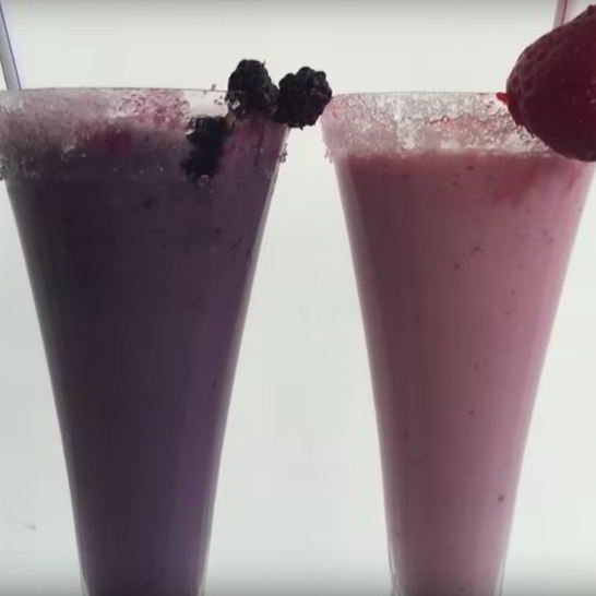 Рецепт молочного коктейля из черники и шелковицы