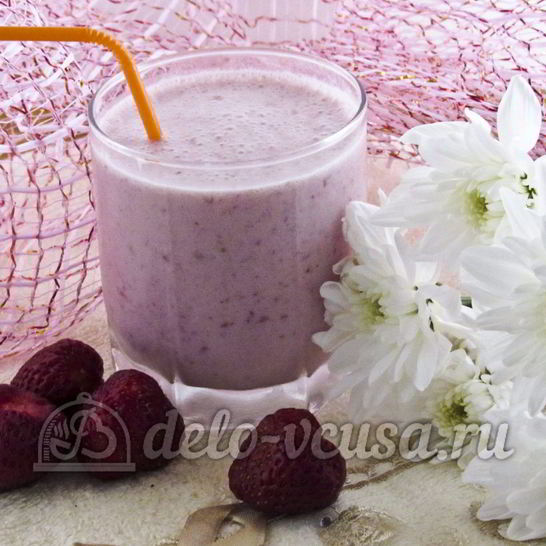 Рецепт молочного коктейля с клубникой, бананом и мороженым