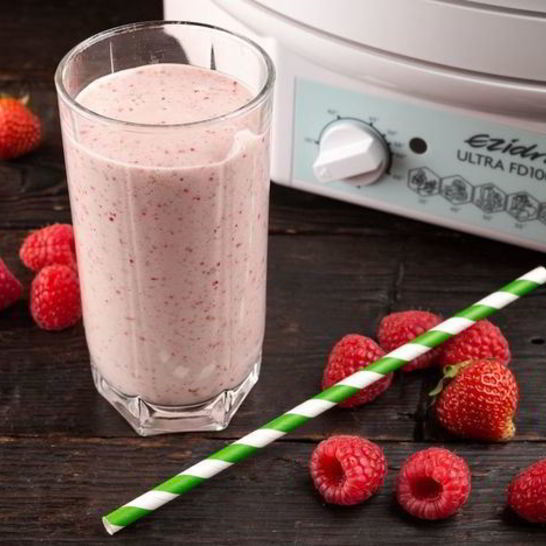 Рецепт молочного коктейля с сушеными ягодами