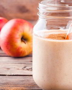 Освежающий молочный коктейль с яблоком