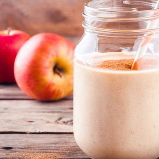 Рецепт освежающего молочного коктейля с яблоком