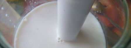 овсяно-молочный коктейль со сливовым вареньем. Шаг 4