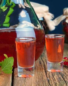 Настойка из красной смородины