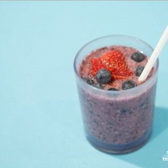 Рецепт черничного смузи с бананом и кокосовым молоком