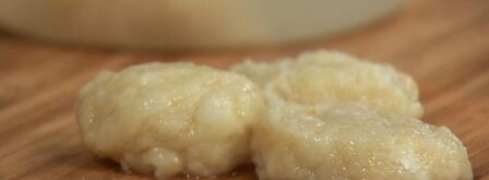 ленивые апельсиновые вареники с брусничным соусом и апельсиновым смузи. Шаг 7