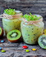 Пшенный смузи из киви и сельдерея