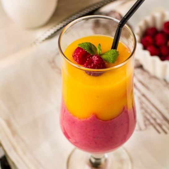 Рецепт смузей из малины и манго