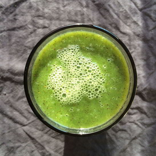 Рецепт зеленого смузи со шпинатом и киви
