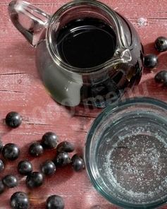 Сок из черноплодной рябины