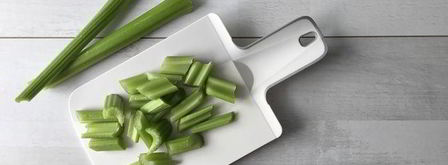 томатный сок с зеленой гречкой, сельдереем и сметаной. Шаг 3