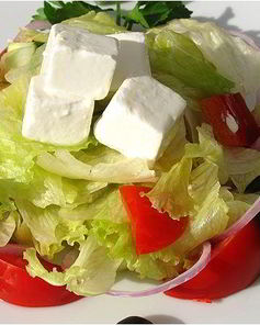 Греческий салат с адыгейским сыром
