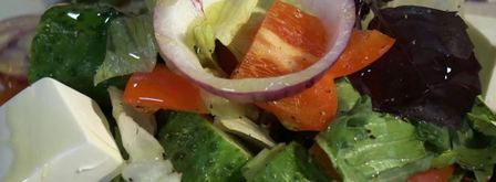 греческий салат с бальзамическим жемчугом. Шаг 7