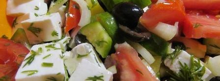 греческий салат с фетаксой и помидорами без майонеза. Шаг 10