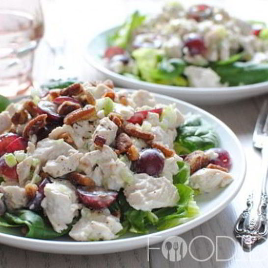 Рецепт греческого салата с курицей и йогуртом