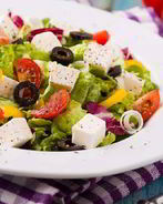 Греческий салат с маслинами