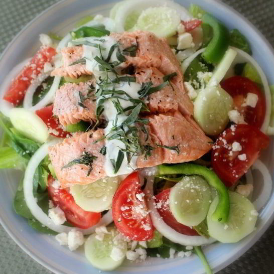 Рецепт греческого салата с семгой