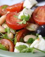 Салат греческий с фасолью