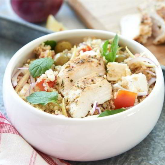 Рецепт салата с киноа и курицей по-гречески