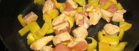 картофельный салат с курицей, беконом и редисом. Шаг 6