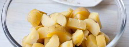 картофельный салат с яйцами и горошком. Шаг 4