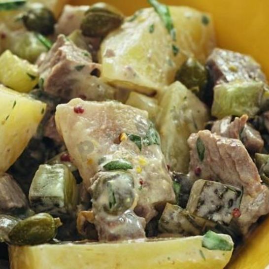 Рецепт салата из картофеля с сельдью и телятиной