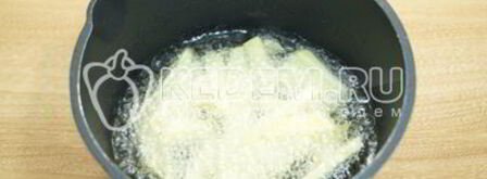 салат с картофелем фри новогодние мотивы. Шаг 3