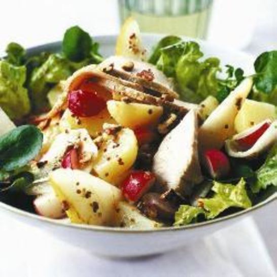 Рецепт теплого картофельного салата со свининой и имбирной заправкой