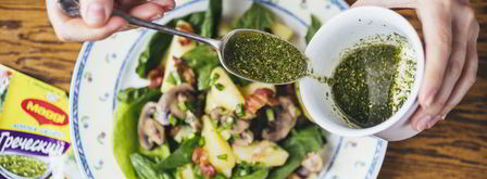 теплый салат с молодым картофелем и хрустящим беконом. Шаг 12