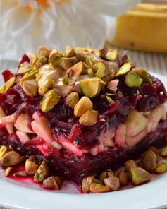 Любопытный салат из свеклы и банана