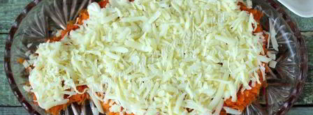 новогодний слоеный салат овечка. Шаг 5