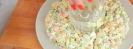 новогодний венок из оливье. Шаг 4