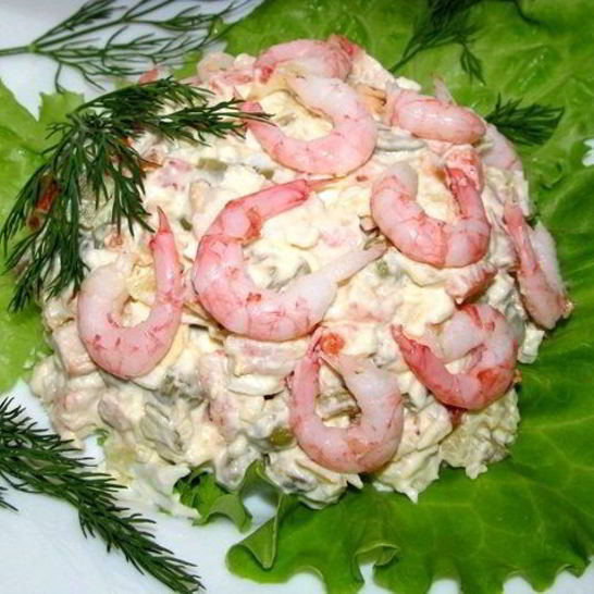 Рецепт оливье с креветками и авокадо