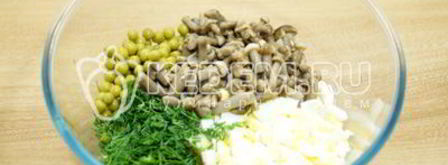 оливье с полукопченой колбасой. Шаг 6