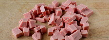 салат оливье со свежим огурцом. Шаг 3