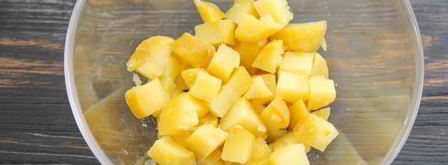 заливной салат оливье со шпротами. Шаг 4