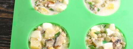 заливной салат оливье со шпротами. Шаг 9