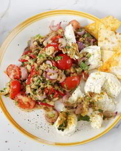 Пряный салат из печеных баклажанов