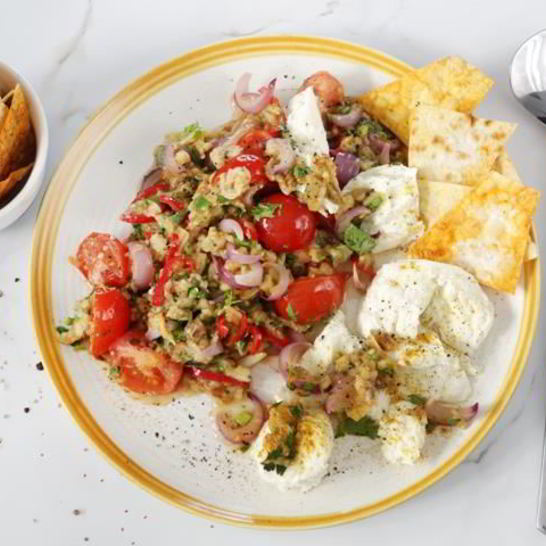 Рецепт пряного салата из печеных баклажанов