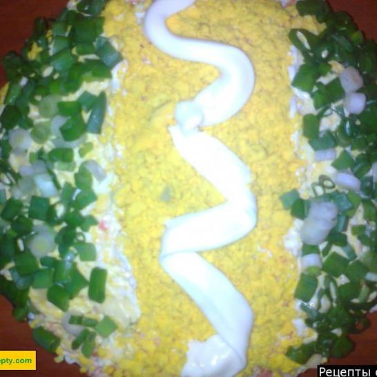 Рецепт рыбного салата со шпротами и яйцом