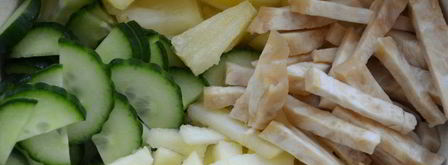 салат из овощей и фруктов с оригинальной заправкой. Шаг 4