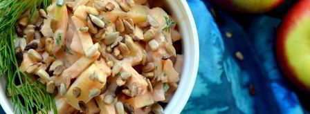 салат из овощей и фруктов с оригинальной заправкой. Шаг 6