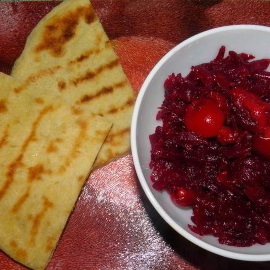 Рецепт салата из свеклы с нежнейшими лепешками