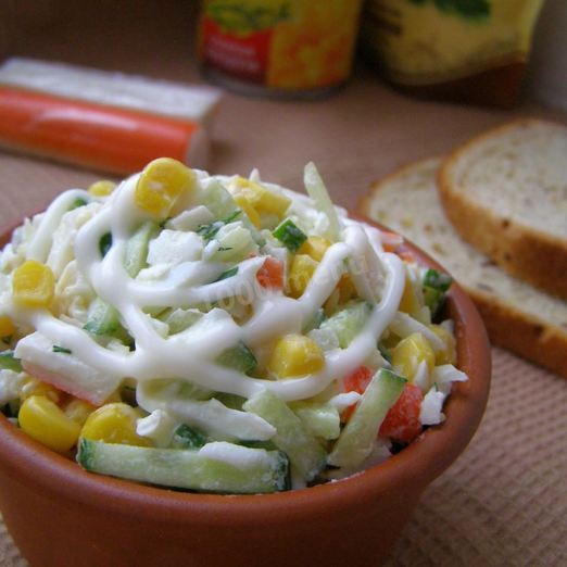 Салат крабовые палочки кукуруза огурец