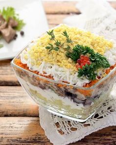 Салат мимоза с печенью трески классический