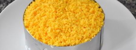 салат мимоза с сыром. Шаг 10