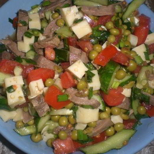 Салат пикантный с языком