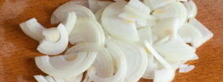 сельдь под шубой с зеленым чесночным соусом. Шаг 6