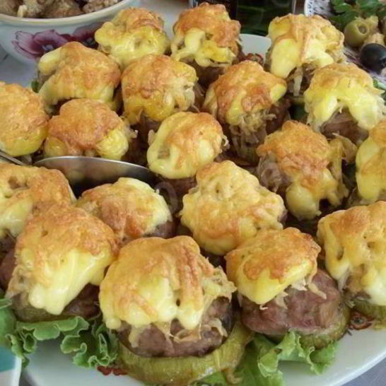 Рецепт стожков из мясного фарша под шубой с грибами